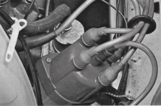 Auto-retrò, antichi consigli di manutenzione. Il Distributore